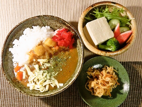 チーズカレーの晩ごはん