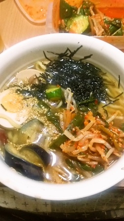 味玉、もやしときぅりの辛い和え物、自家製ちやしゅーらめーん