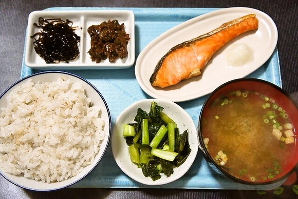 朝食
