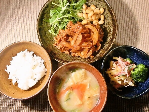 ポークチャップの晩ごはん