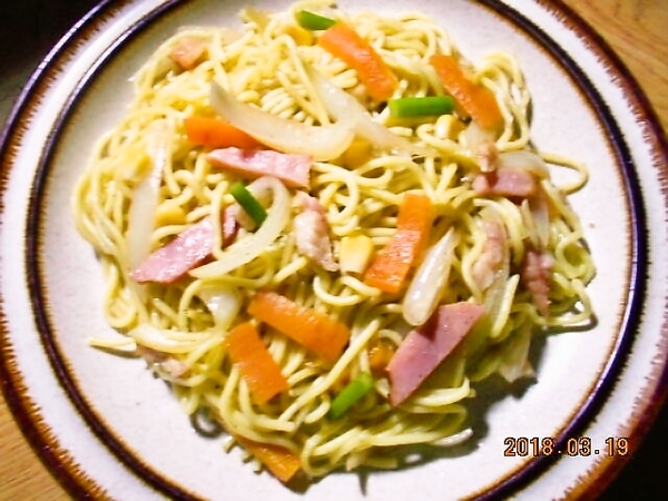 【簡単5分｜電子レンジdeベーコン焼きそば】