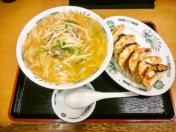 味噌ラーメンと餃子(日高屋)