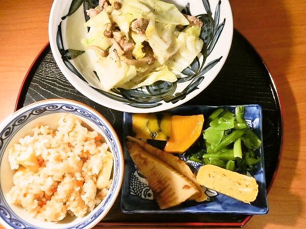 豚肉とキャベツのソテーの晩ごはん