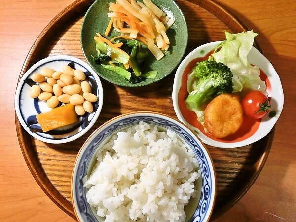 野菜メインの昼ごはん