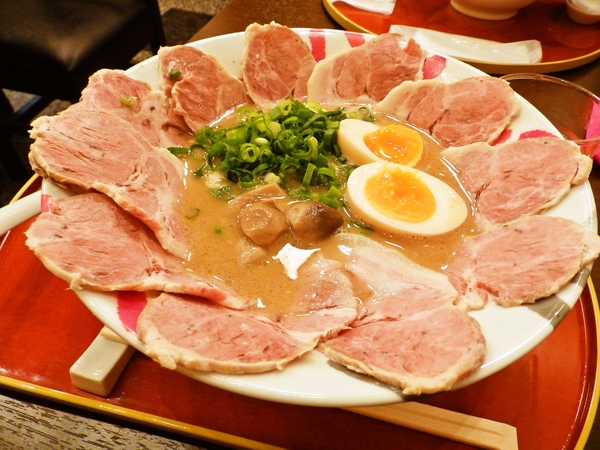 濃厚煮干しチャーシュー麺