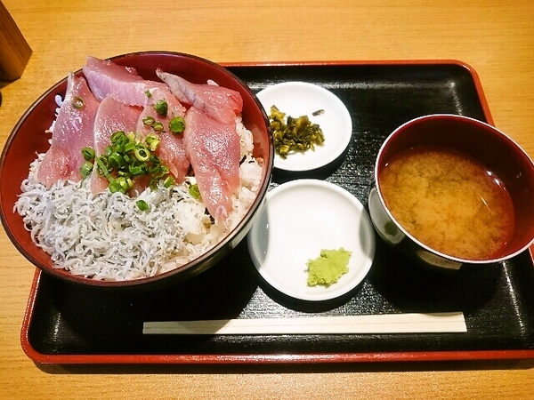 日替り海鮮丼(かつお)