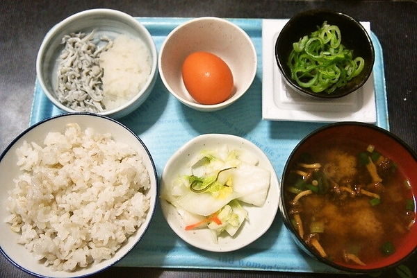朝食