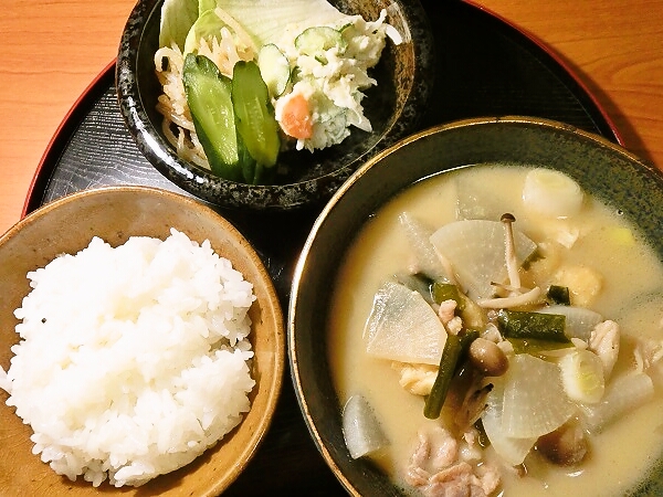 豚肉入り大根の味噌汁の晩ごはん