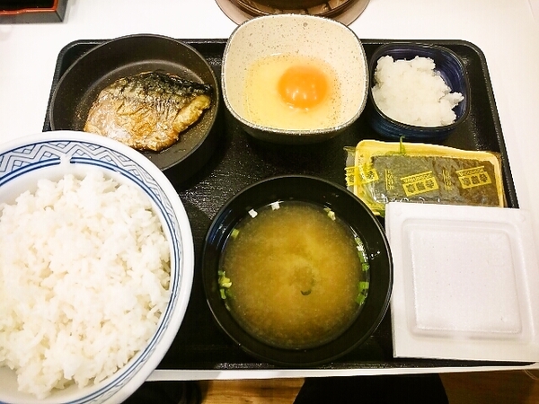 朝食(塩鯖)