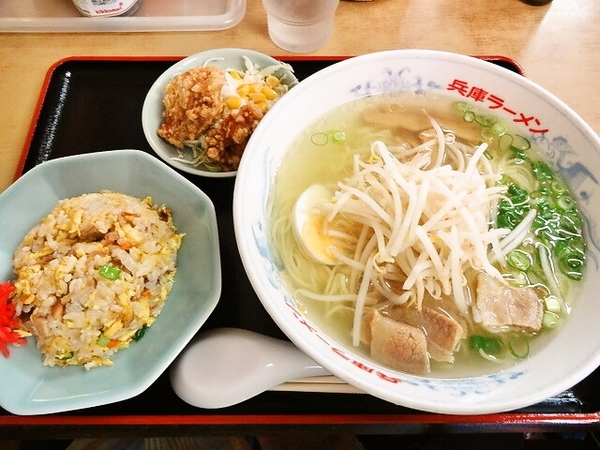 塩ラーメンと半チャーハンセット