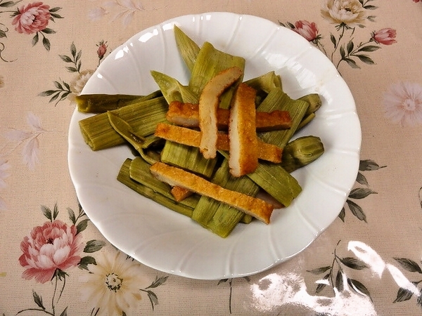 イタドリの煮物