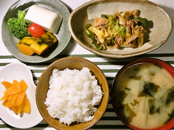 豚こまと春キャベツの炒め物の晩ごはん