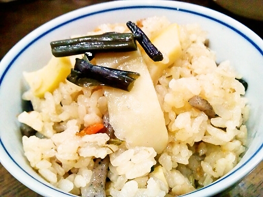 筍とわらびの炊き込みご飯♪