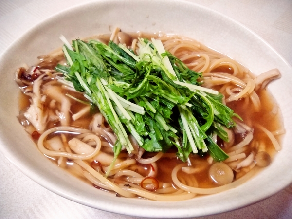 梅カツオ風味のスープパスタ。