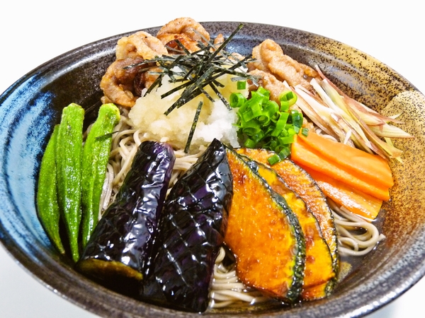 豚肉と夏野菜の素揚げ蕎麦
