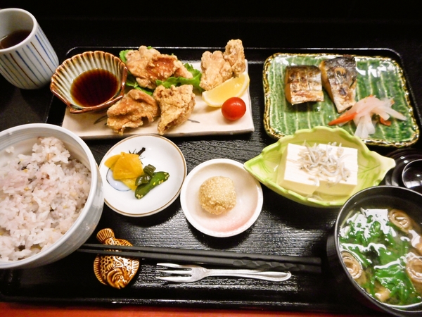 新地でランチ