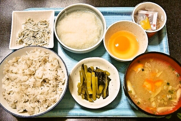 朝食