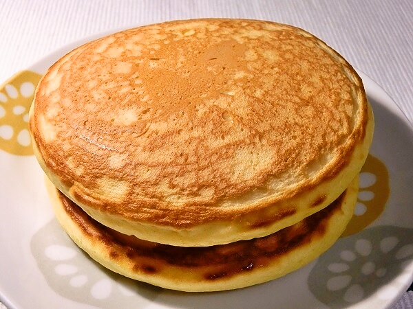 100均のミニフライパンで焼いたホットケーキ