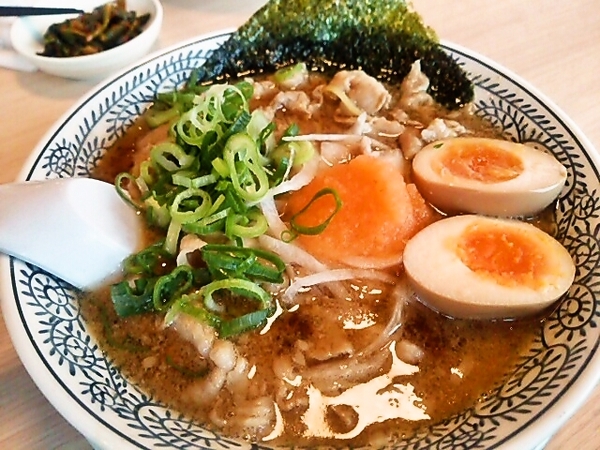 丸源の肉そば煮玉子添え