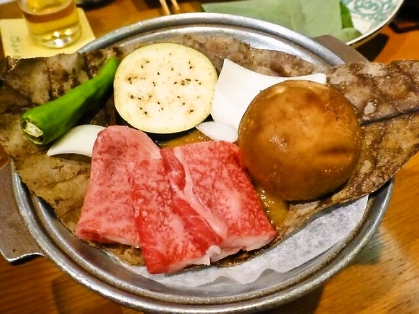 飛騨牛の朴葉味噌焼き