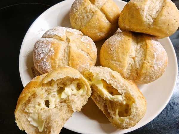 全粒粉入りチーズパン♪
