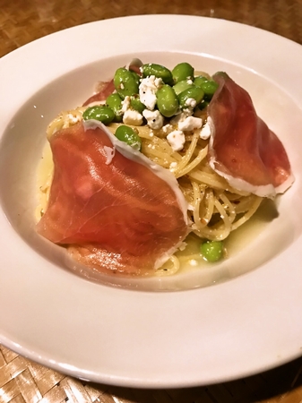 カッテージチーズと生ハムの冷静パスタ