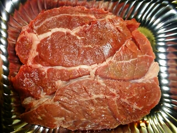 焼く前のポンドステーキ