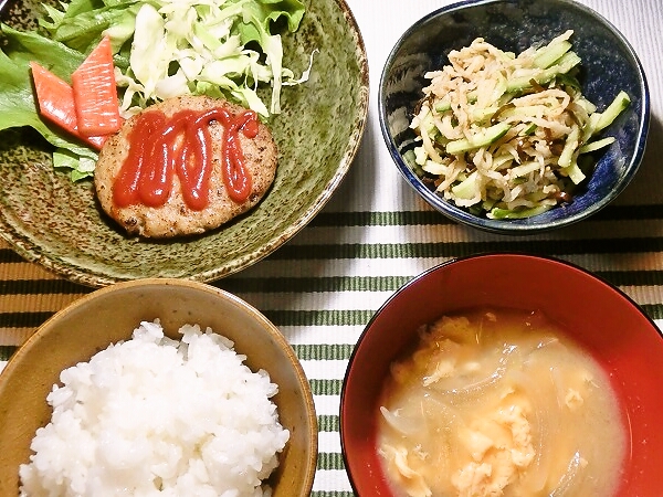 ハンバーグの晩ごはん