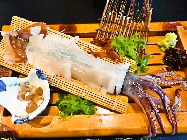 活イカ刺し