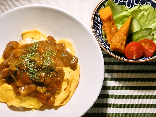 オムカレーの晩ごはん