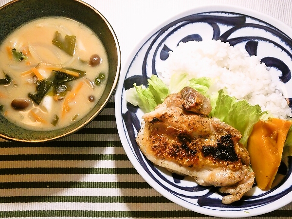 グリル焼きチキンの晩ごはん