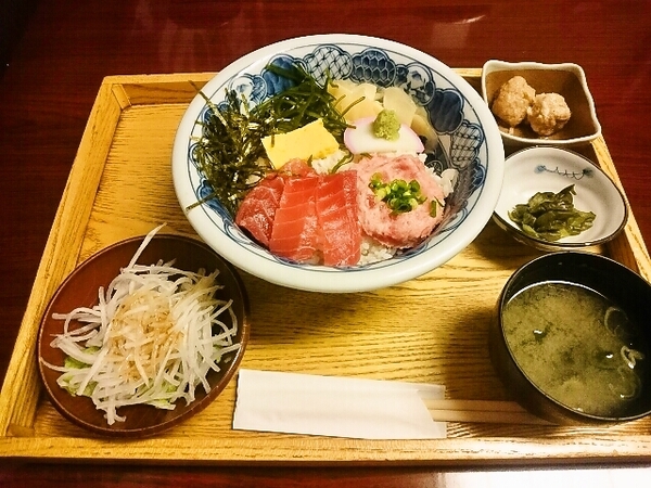 マグロ・ネギトロ丼