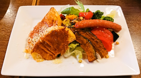 トマト＆オニオンの「フレンチトースト（チーズ）」