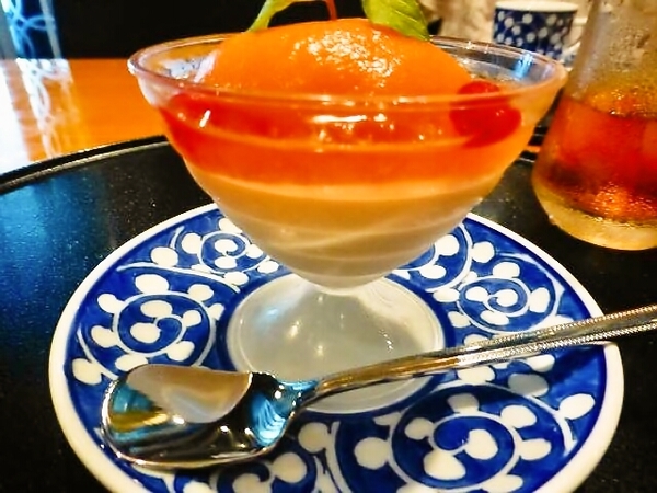 桃の絹ごし杏仁豆腐その２
