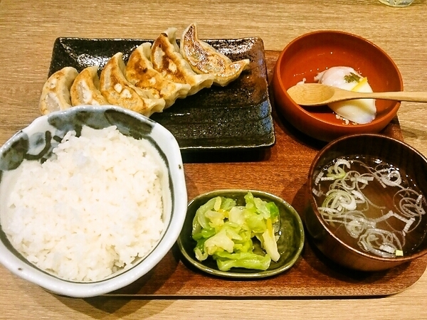 餃子定食(ダンダダン酒場)