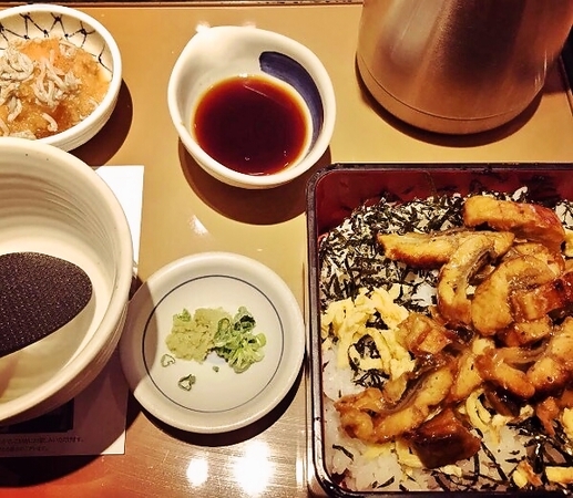 やよい軒のひつまぶし定食