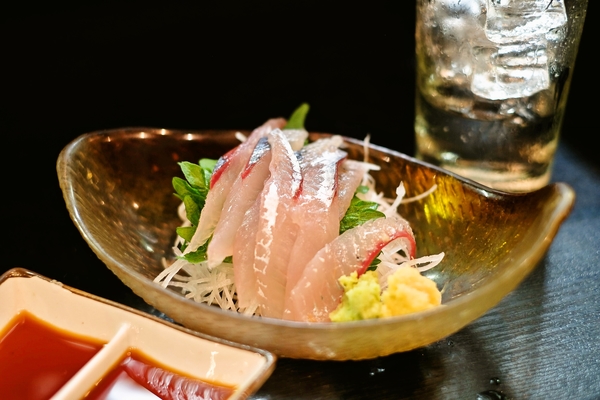 飛び魚の刺身