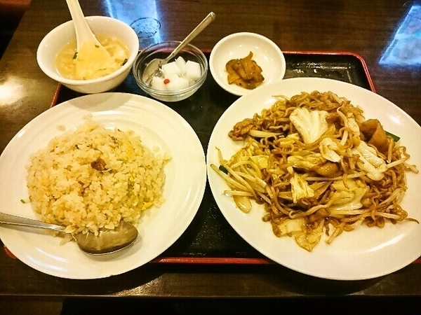 中華ランチ(ソース焼きそばとチャーハン)