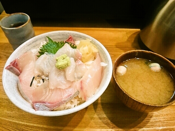 カンパチ・ヒラメ丼