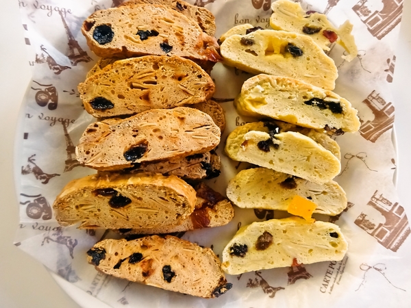 ナッツとドライフルーツのビスコッティ♪