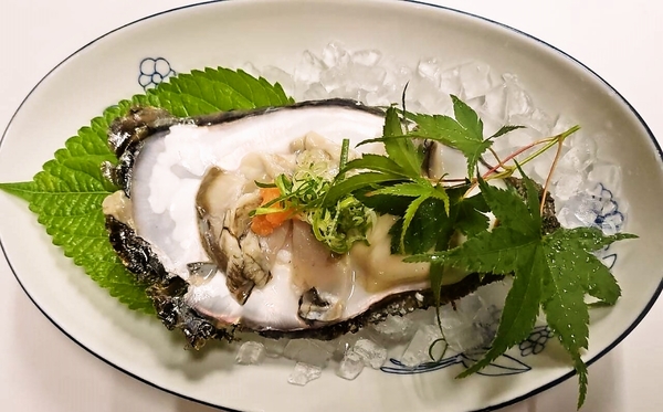 三厨なら　さっぱり岩ガキ