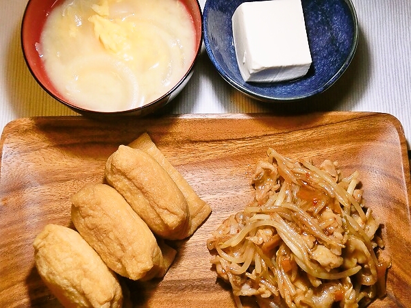 もやしのねぎ味噌炒めといなり寿司の晩ごはん