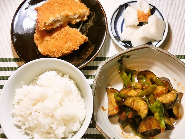 茄子の肉味噌炒めの晩ごはん
