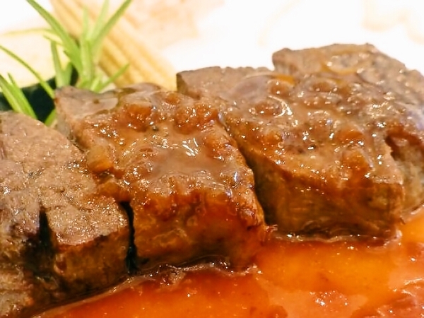 牛フィレ肉のシャリアピンソース