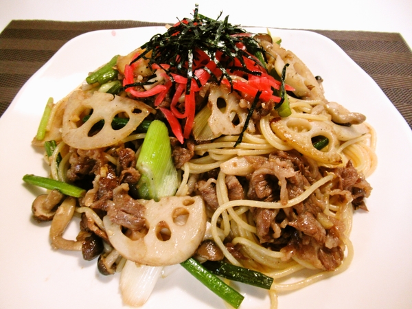 レンコンと牛肉のオイスター炒めパスタ」