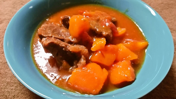 牛スネ肉の煮込み