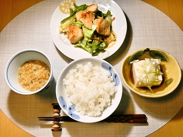鶏むね肉とキャベツの味噌炒めの晩ごはん