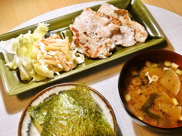 豚のガーリックソテーの晩ごはん