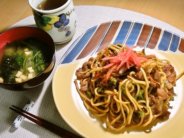 焼きそばの昼ご飯