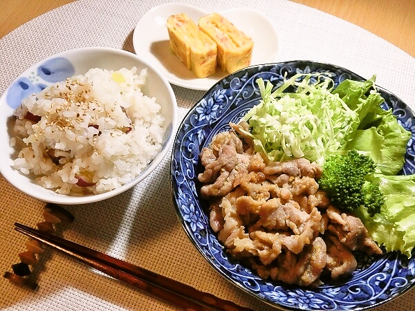 豚肉の味噌焼きとさつま芋ご飯の晩ごはん